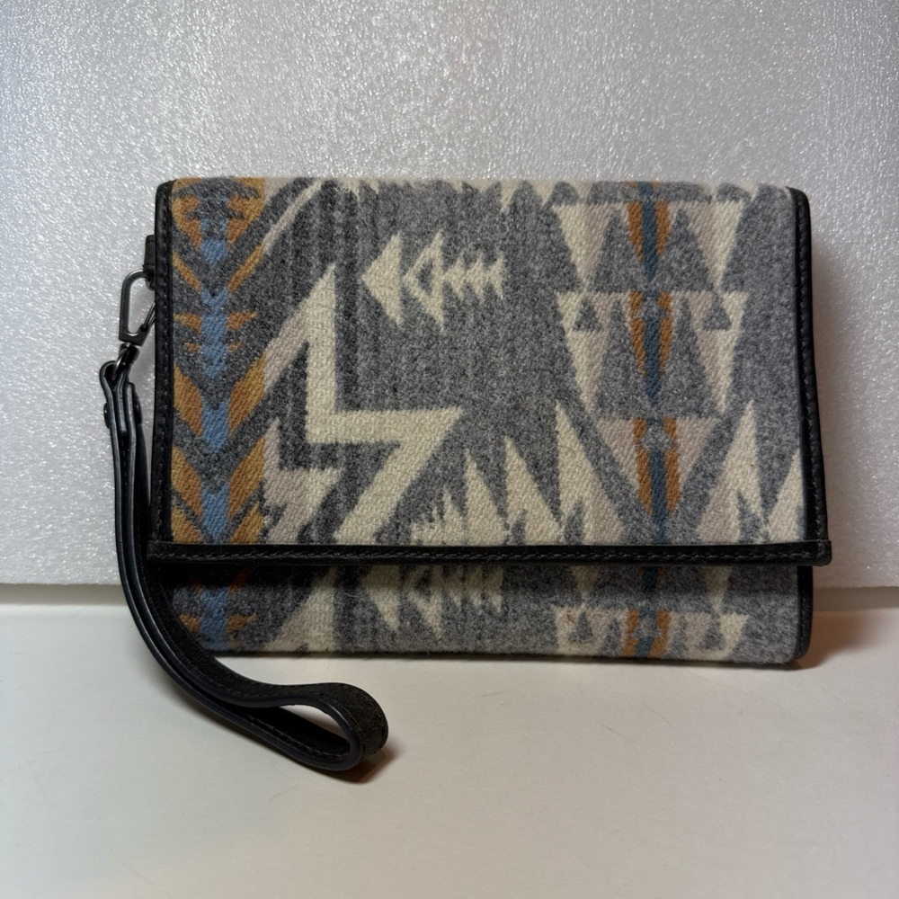 Pendleton Tri-fold Plains Star Wristlet Wallet Clutch Womens Pre-owned